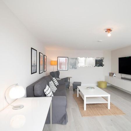 Spacious Apartment With Parking Space, Close To Heathrow, Elizabeth Line And Windsor Maidenhead Exterior photo
