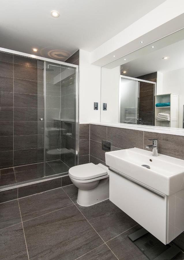 Spacious Apartment With Parking Space, Close To Heathrow, Elizabeth Line And Windsor Maidenhead Exterior photo